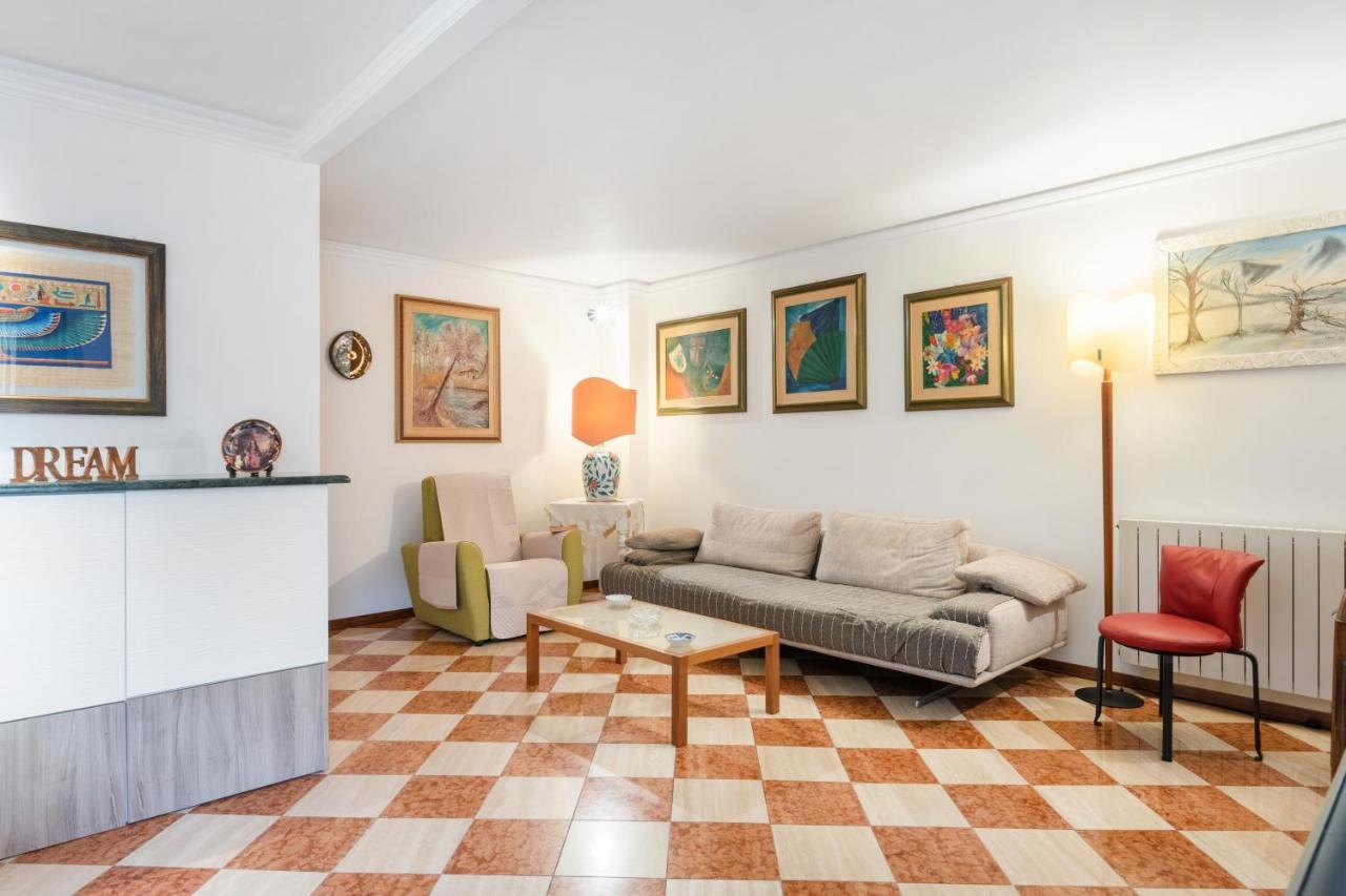 Via Etnea Cozy Apartment With Balcony Catânia Exterior foto